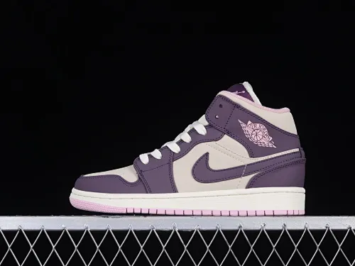 All Categories Air Jordan Jordan Series Basketball Shoes Air Jordan 1 Mid Air Jordan 1 Mid GS "Pro Purple" AJ1 Joe 1 White Purple Pink China Basketball Shoes 555112-500